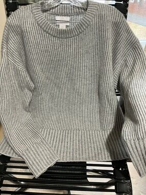 H by Halston Gray Crew Neck Sweater. 100% 2-ply cashmere.  A luxurious sweater!